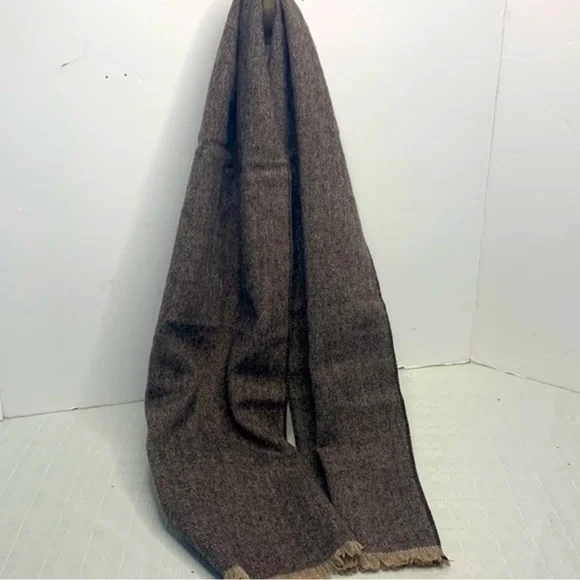 Vintage Christian Dior Marino Wool scarf - Picture 3 of 10